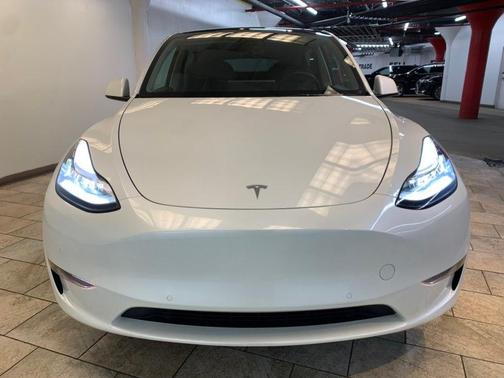 2022 Tesla Model Y Long Range Dual Motor All-Wheel Drive