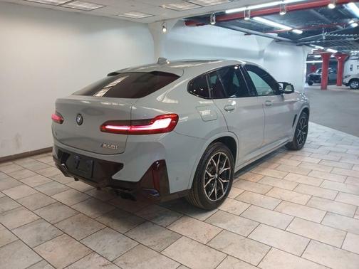 2023 BMW X4 M40i