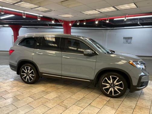 2022 Honda Pilot Touring 8-Passenger