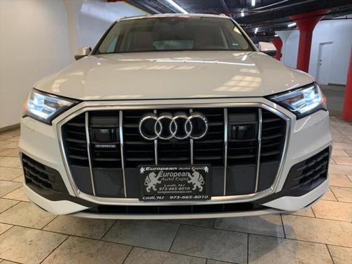 2022 Audi Q7 45 Premium Plus