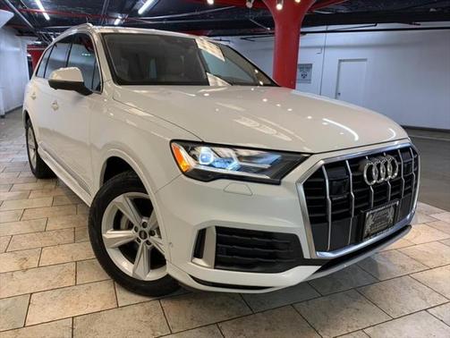 2022 Audi Q7 45 Premium Plus