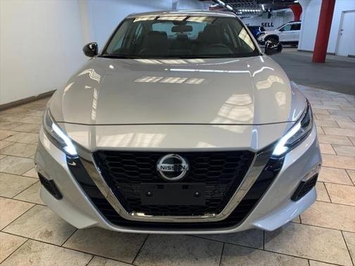 2022 Nissan Altima SR FWD