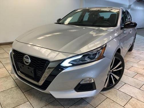 2022 Nissan Altima SR FWD