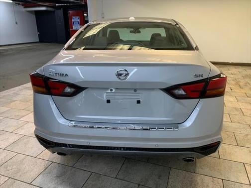 2022 Nissan Altima SR FWD