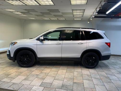 Platinum White Pearl 2021 Honda Pilot AWD Special Edition