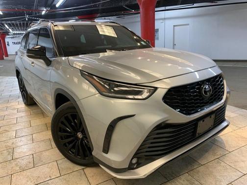 Celestial Silver Metallic 2023 Toyota Highlander XSE