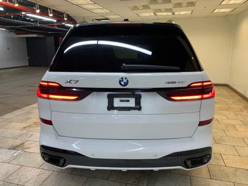 Alpine White 2025 BMW X7 xDrive40i