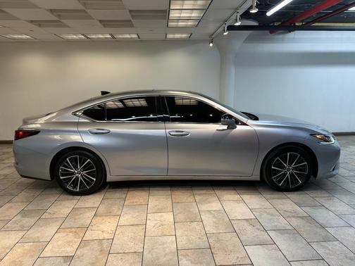 2023 Lexus ES 350 Base