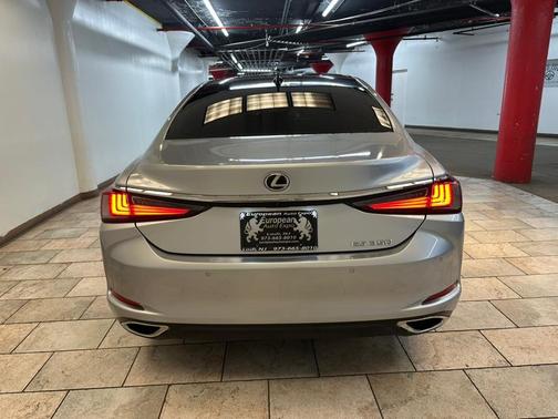 2023 Lexus ES 350 Base