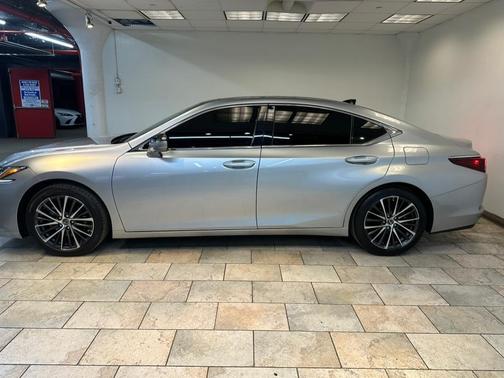 2023 Lexus ES 350 Base
