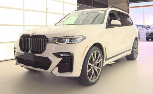 2022 BMW X7 M50i
