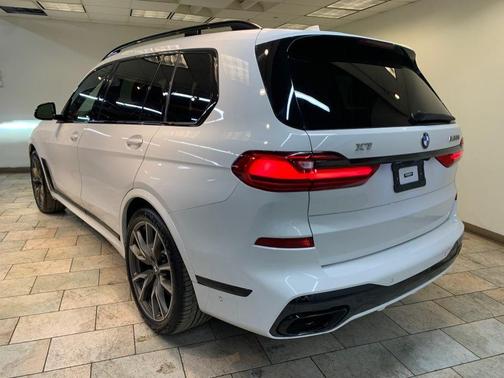2022 BMW X7 M50i