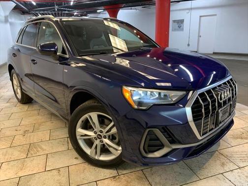 2022 Audi Q3 45 S line Premium