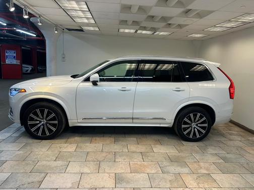 2024 Volvo XC90 B5 Plus Bright Theme