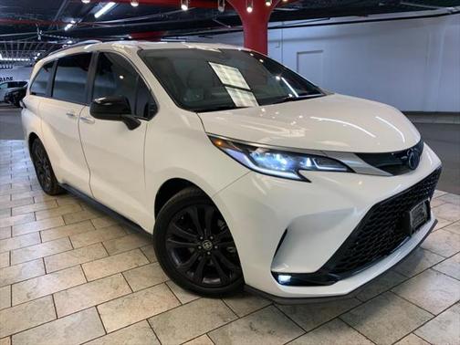 2022 Toyota Sienna XSE 7 Passenger