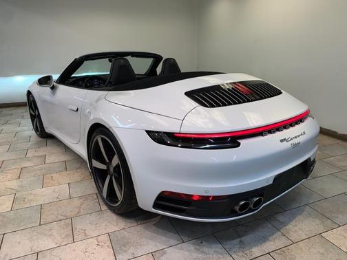 2020 Porsche 911 Carrera 4S Cabriolet