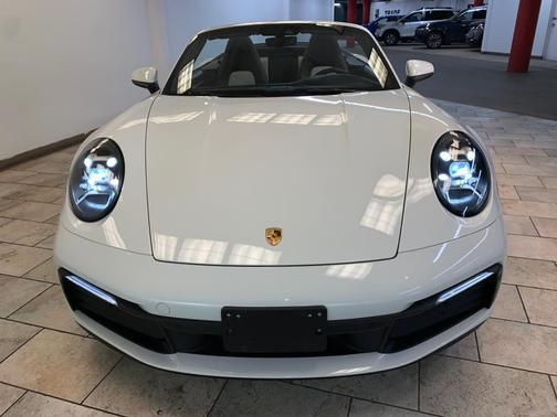 2020 Porsche 911 Carrera 4S Cabriolet