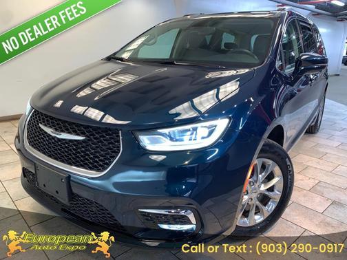 Fathom Blue Pearlcoat 2022 Chrysler Pacifica Touring L