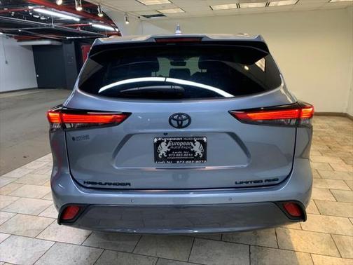 2022 Toyota Highlander Limited