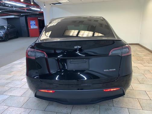 2023 Tesla Model Y Performance Dual Motor All-Wheel Drive