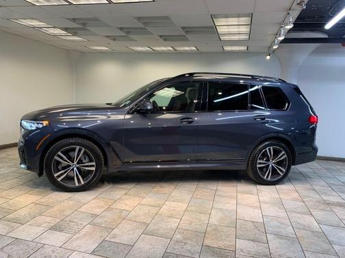 Arctic Grey Metallic 2021 BMW X7 xDrive40i