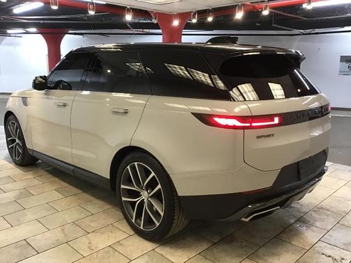 2023 Land Rover Range Rover Sport SE