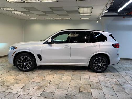 Alpine White 2024 BMW X5 xDrive40i