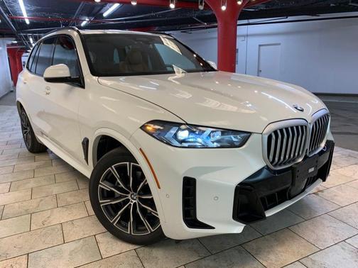 Alpine White 2024 BMW X5 xDrive40i