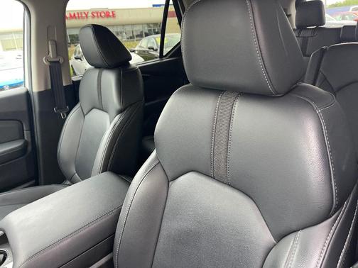 Platinum White Pearl 2023 Honda Pilot EX-L 7-Passenger