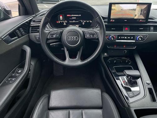 2022 Audi A4 45 S line Premium Plus