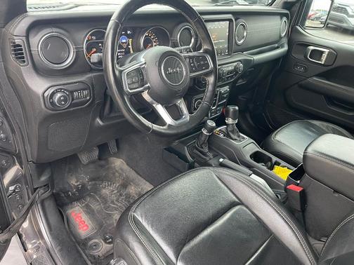 Granite Crystal Clearcoat Metallic 2020 Jeep Gladiator Overland