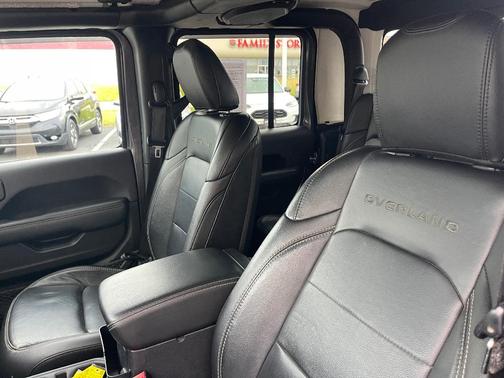 Granite Crystal Clearcoat Metallic 2020 Jeep Gladiator Overland