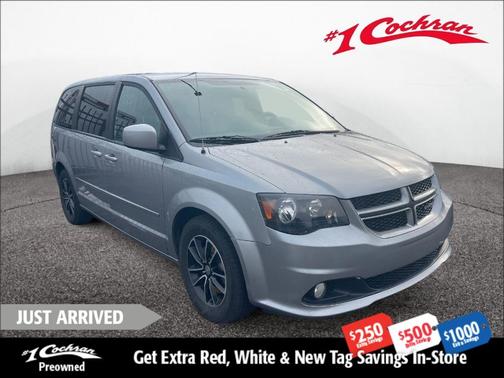 White Knuckle Clearcoat 2017 Dodge Grand Caravan GT
