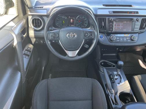 2018 Toyota RAV4 Hybrid XLE