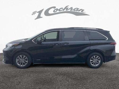 2021 Toyota Sienna LE