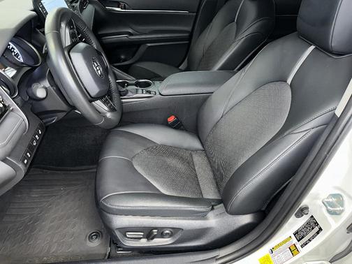 2024 Toyota Camry Hybrid XSE