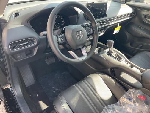 Crystal Black Pearl 2027 Honda HR-V EX-L