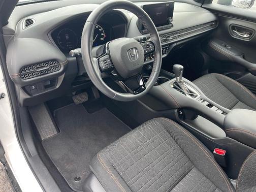 Platinum White Pearl 2023 Honda HR-V Sport