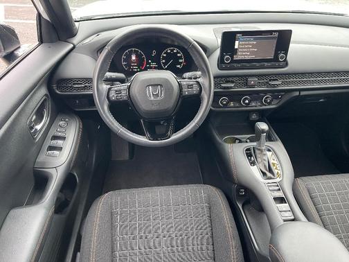 Platinum White Pearl 2023 Honda HR-V Sport