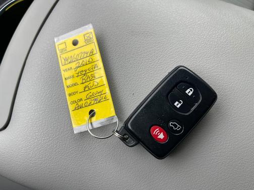 Magnetic Gray Metallic 2010 Toyota Venza