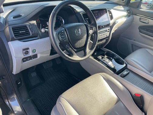 Modern Steel Metallic 2017 Honda Pilot Touring