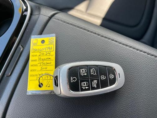 White Pearl 2024 Hyundai TUCSON Hybrid Limited