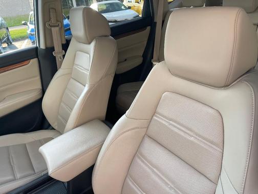 White Diamond Pearl 2018 Honda CR-V EX-L