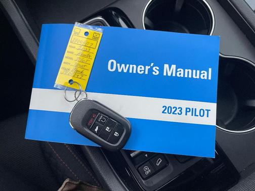 2023 Honda Pilot Sport