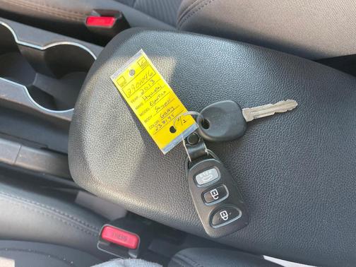 Harbor Gray Metallic 2013 Hyundai ELANTRA GLS