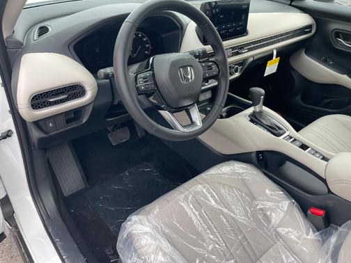 Platinum White Pearl 2026 Honda HR-V EX-L