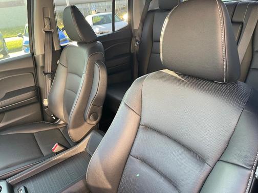 Crystal Black Pearl 2023 Honda Ridgeline RTL