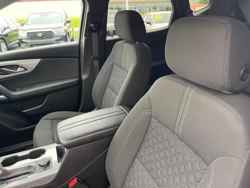 Summit White 2021 Chevrolet Blazer 2LT