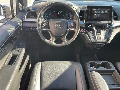 Platinum White Pearl 2024 Honda Odyssey Touring