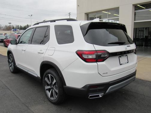 Platinum White Pearl 2024 Honda Pilot Touring